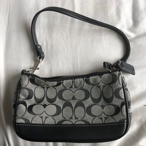 COACH small classic C print purse